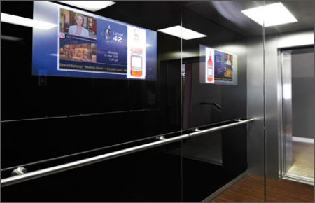 21.5" Glas TV für den Bereich Digital Signage, installiert in einem Aufzug @ Premier Palace Hotel in der Ukraine.